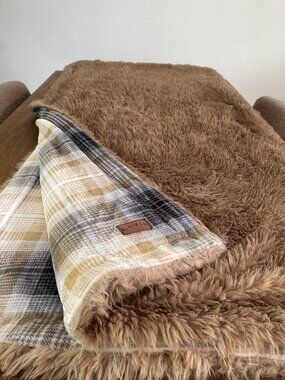 Orvis Cozy Luxe Faux Fur Throw Blanket